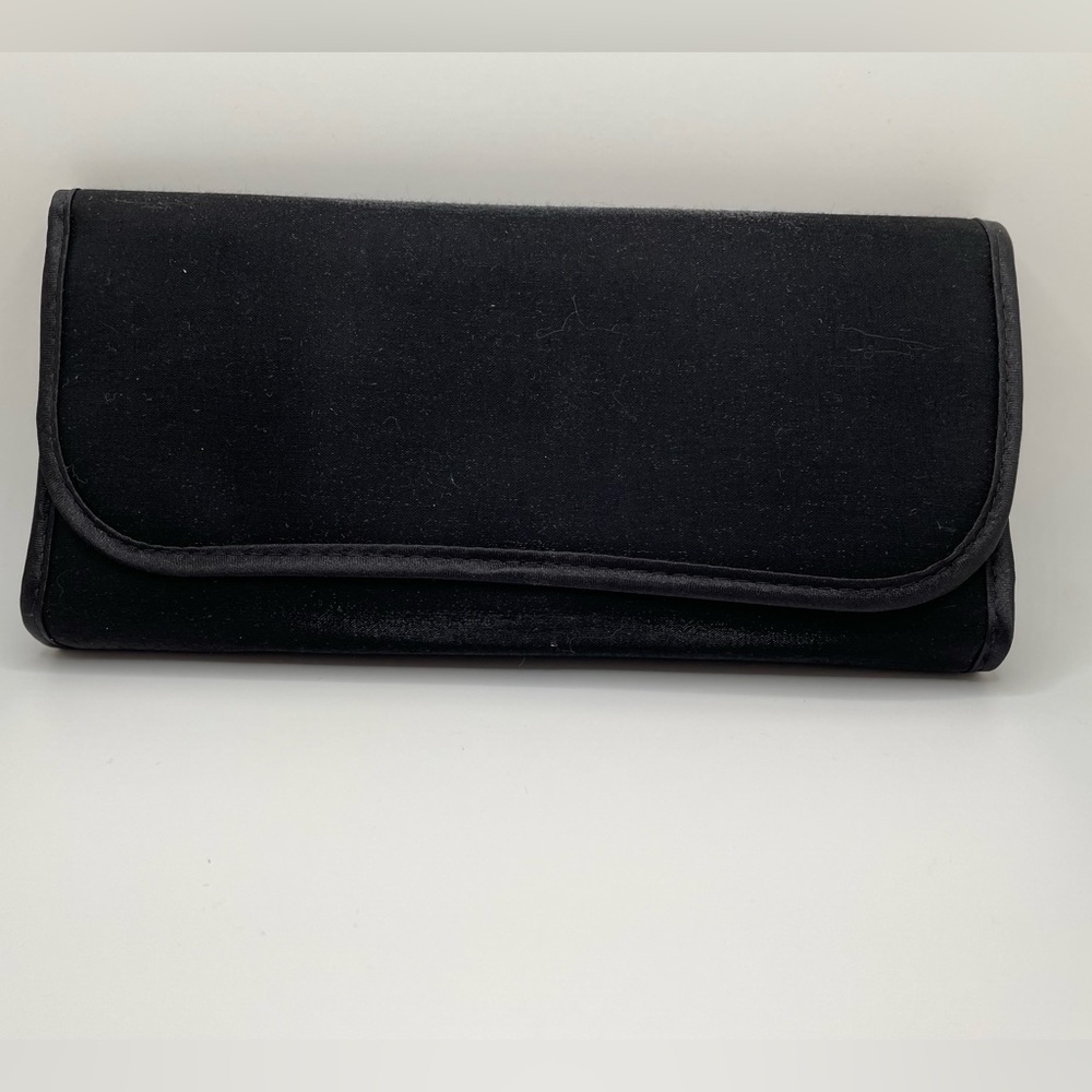 🔥🖤”Artistry” - Black Velvet Cosmetics Brush and Makeup Case🖤
